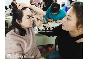 韩式纹眉学校哪个好，专业的纹绣不是说说而已